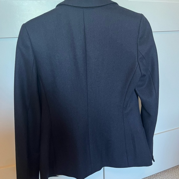 Like new Navy blue Madison Scotch Blazer, unique inner lining. Perfect for fall! - Picture 8 of 8